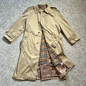Vintage Men’s Tan Trench Coat - Removable Classic Plaid Liner - Size 44 Long